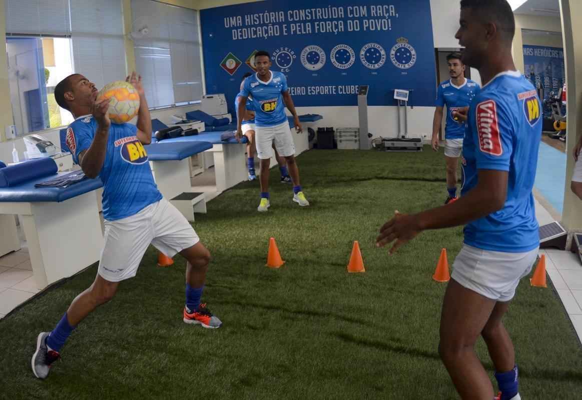 Cruzeiro se reapresentou nesta quarta-feira, na Toca da Raposa II, com novidades