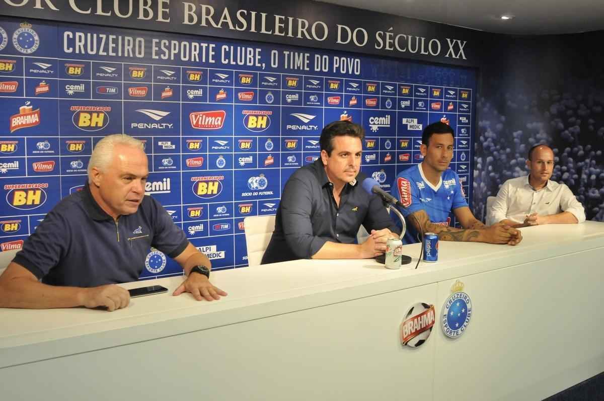 Cruzeiro se reapresentou nesta quarta-feira, na Toca da Raposa II, com novidades