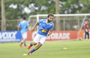 Pela primeira vez em 2016, os jogadores do Cruzeiro foram a campo na Toca da Raposa II. Entretanto, a bola rolou apenas pela manh, com treino tcnico. A tarde desta sexta-feira foi reservada a atividades orientadas pelos preparadores fsicos.