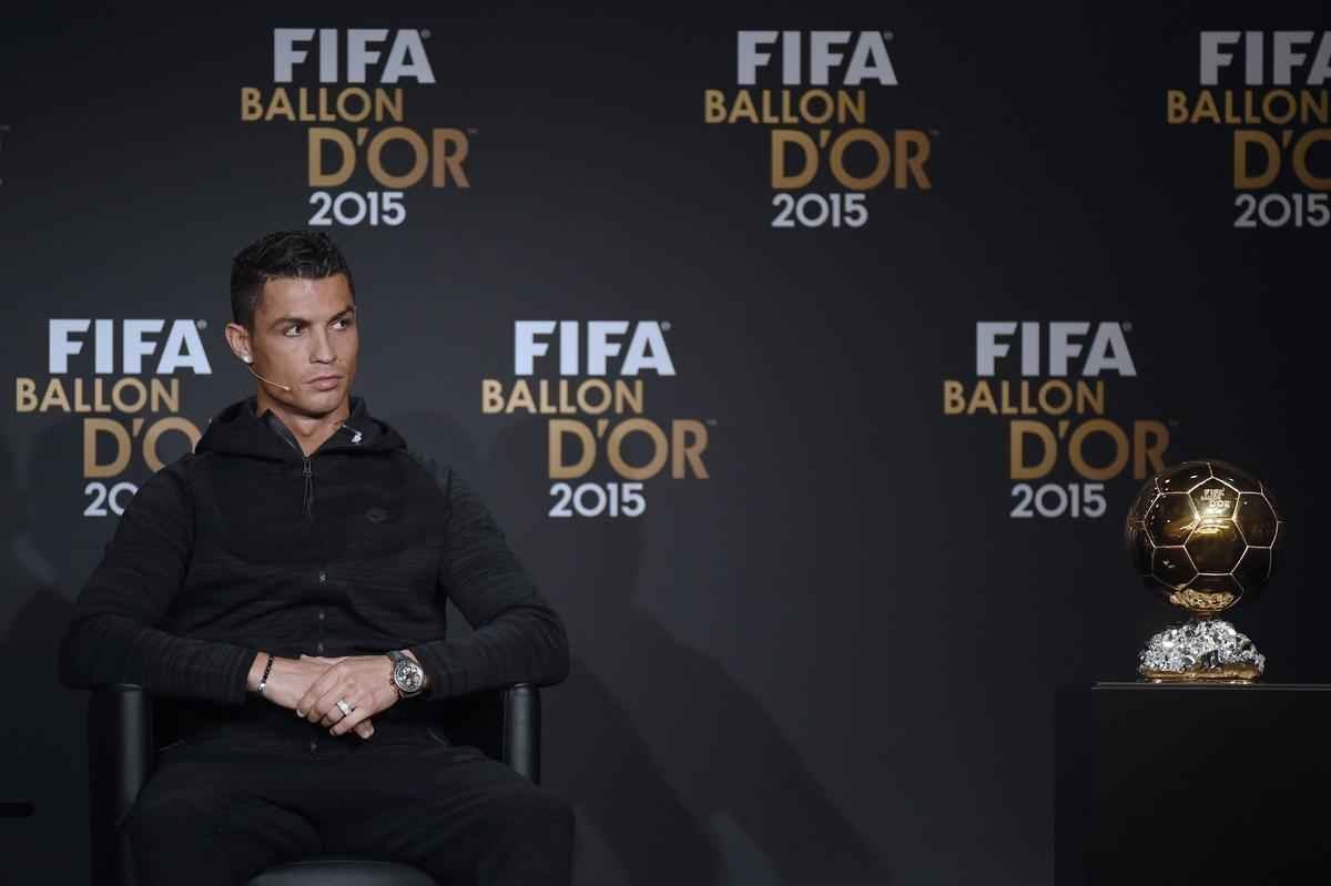 Confira as fotos dos bastidores e da cerimnia da Bola de Ouro