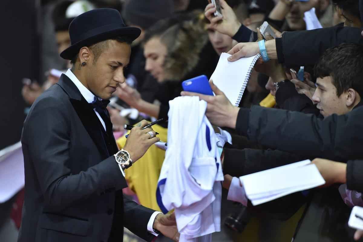 Confira as fotos dos bastidores e da cerimnia da Bola de Ouro