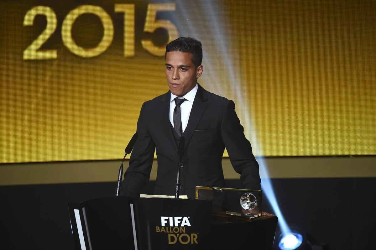 Confira as fotos dos bastidores e da cerimnia da Bola de Ouro