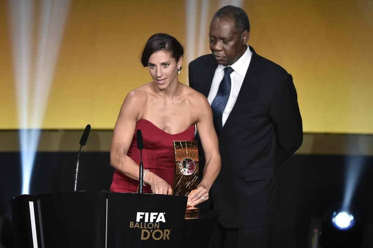 Confira as fotos dos bastidores e da cerimnia da Bola de Ouro