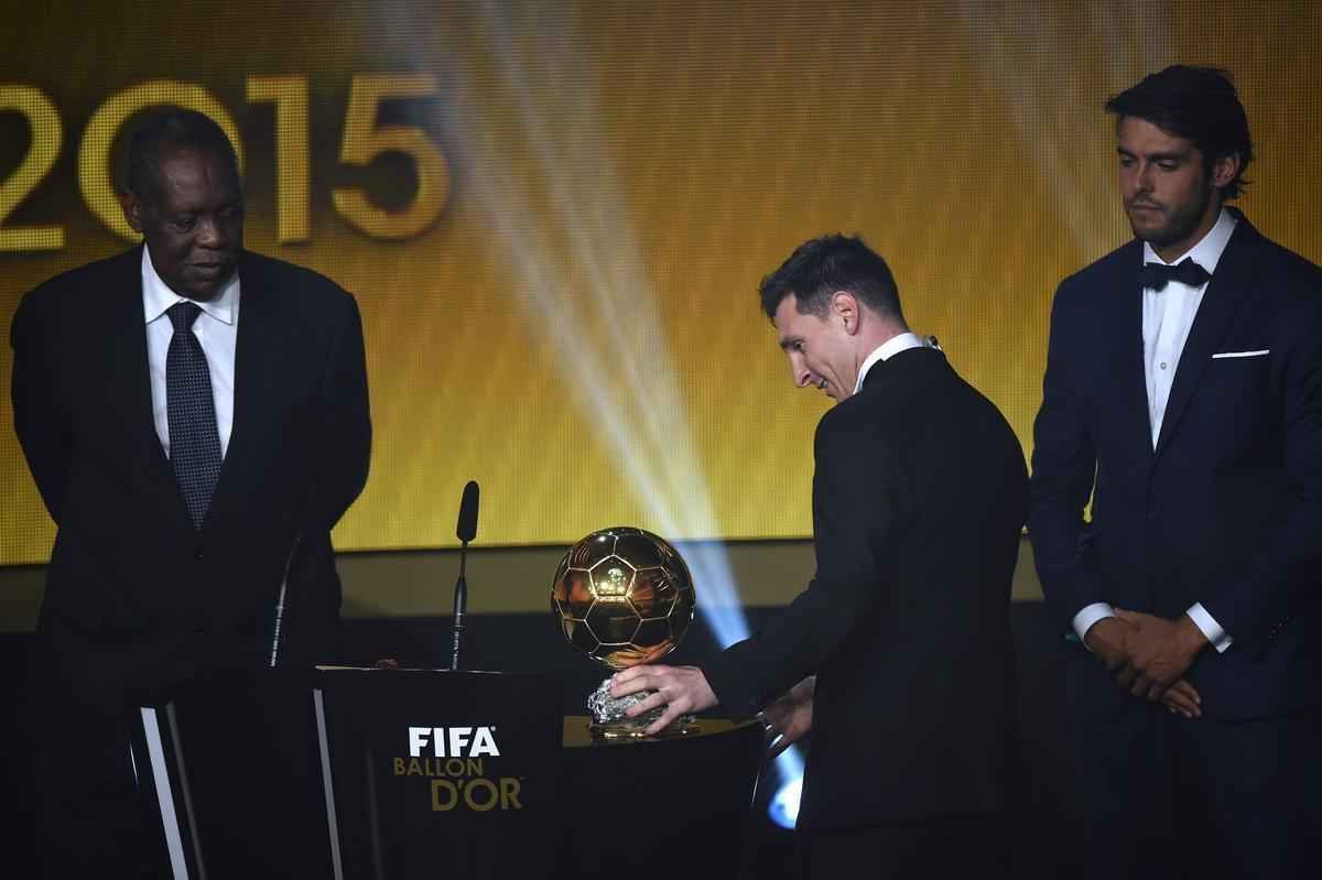 Confira as fotos dos bastidores e da cerimnia da Bola de Ouro