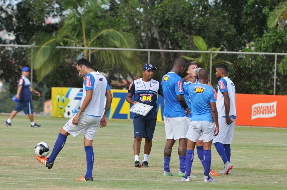 Imagens do treino do Cruzeiro nesta tera-feira na Toca da Raposa II