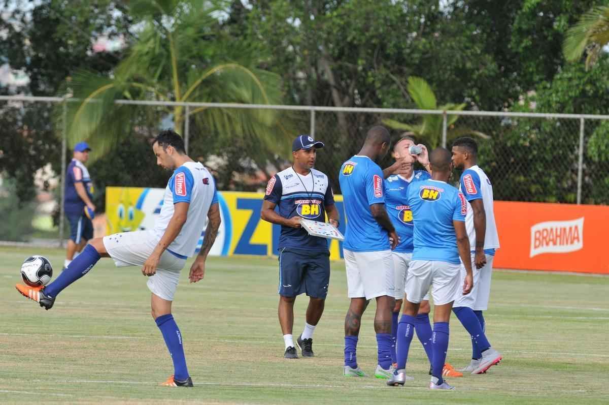 Imagens do treino do Cruzeiro nesta tera-feira na Toca da Raposa II