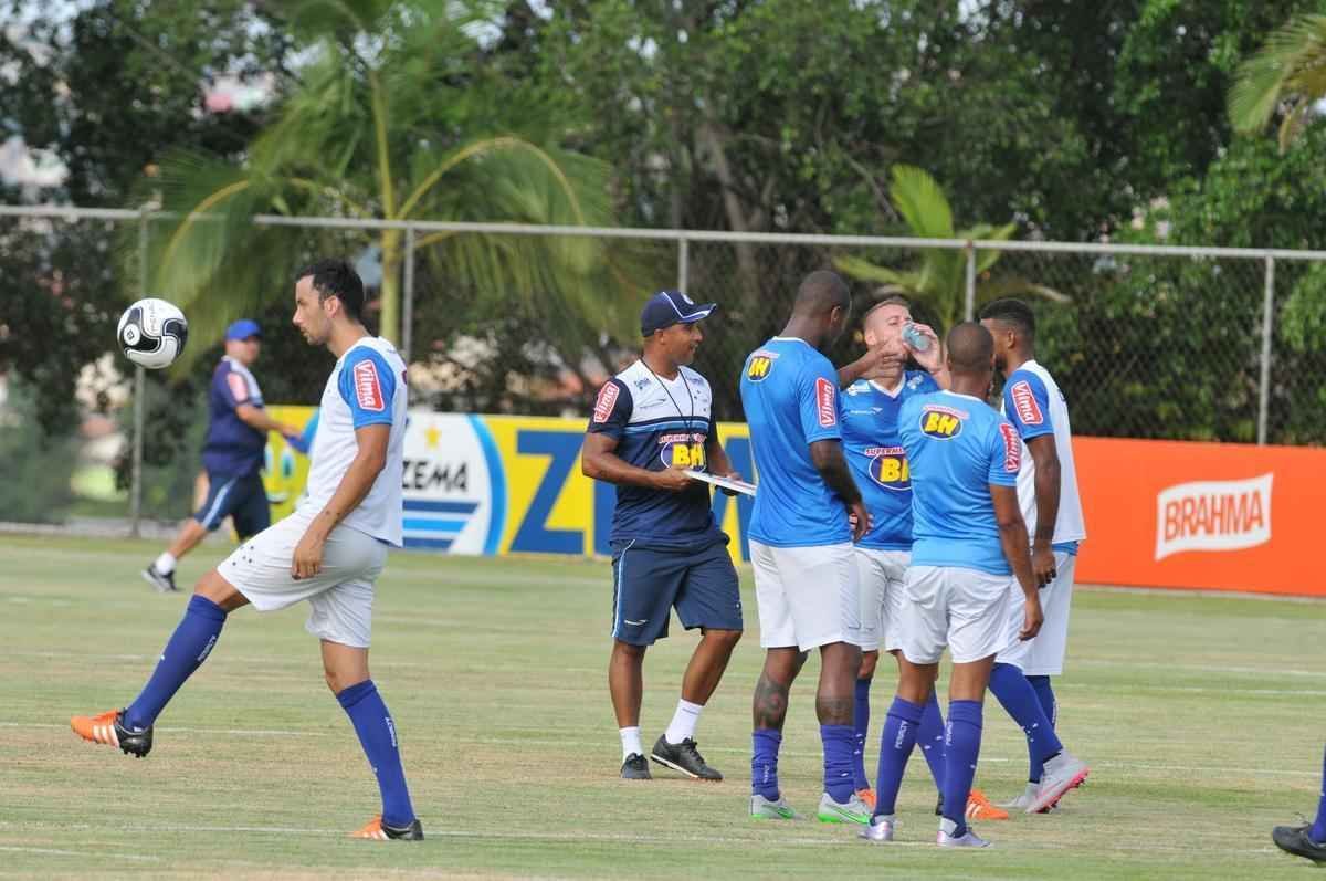Imagens do treino do Cruzeiro nesta tera-feira na Toca da Raposa II