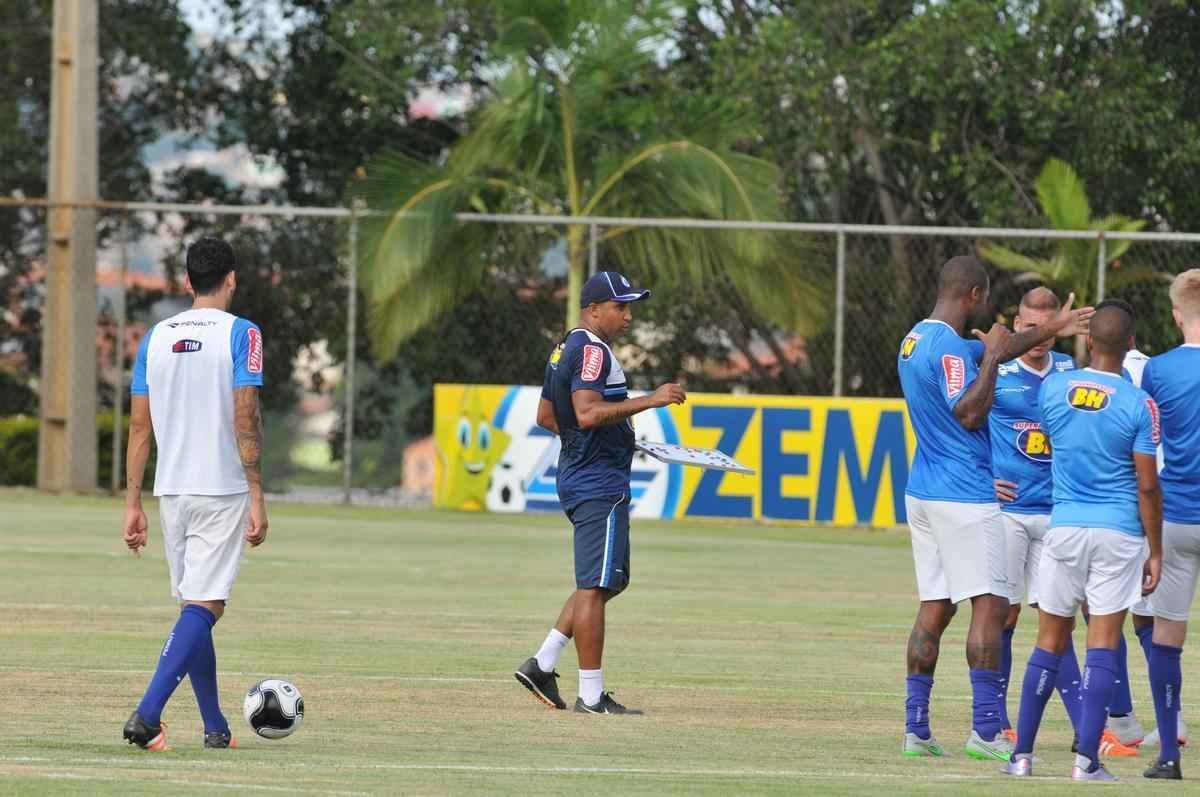 Imagens do treino do Cruzeiro nesta tera-feira na Toca da Raposa II