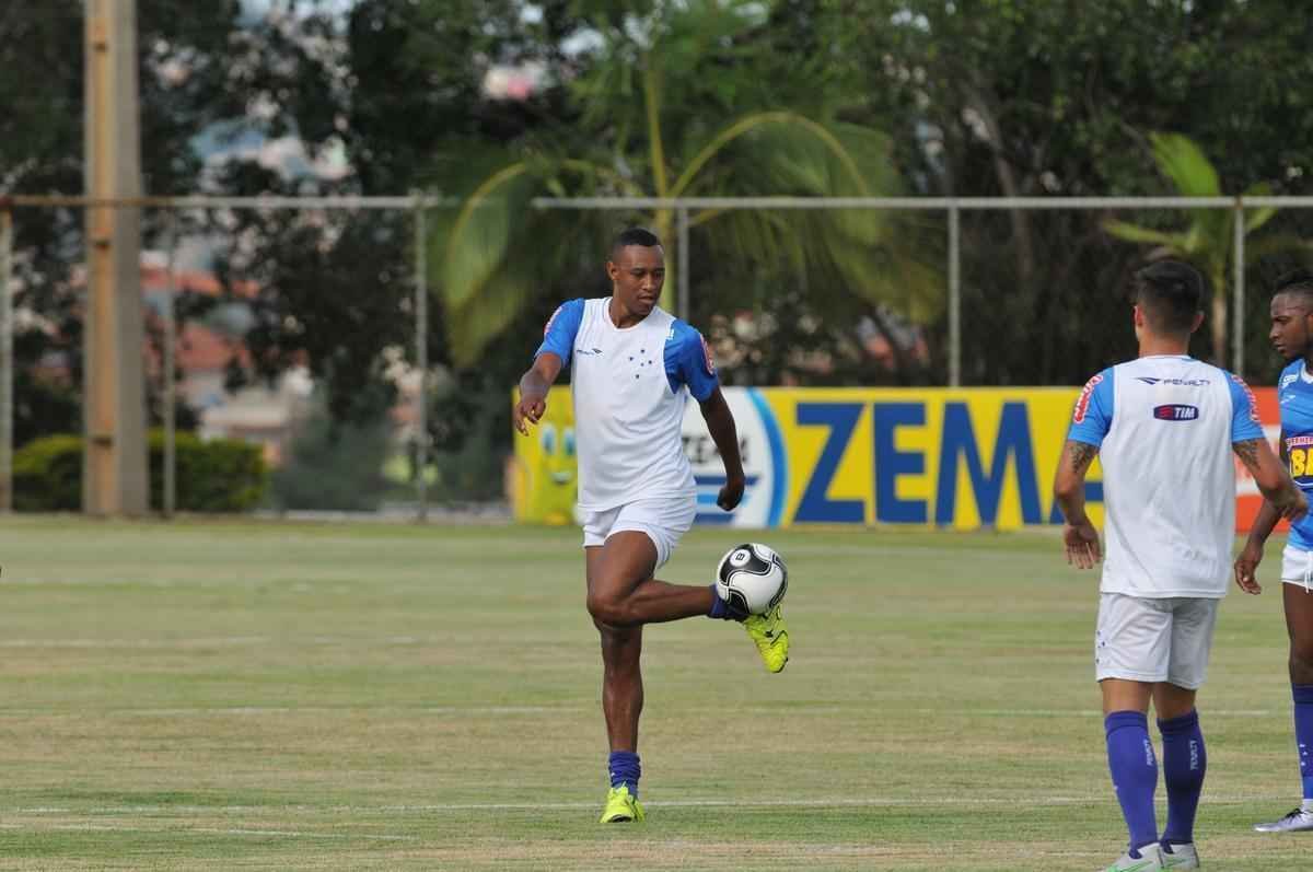 Imagens do treino do Cruzeiro nesta tera-feira na Toca da Raposa II