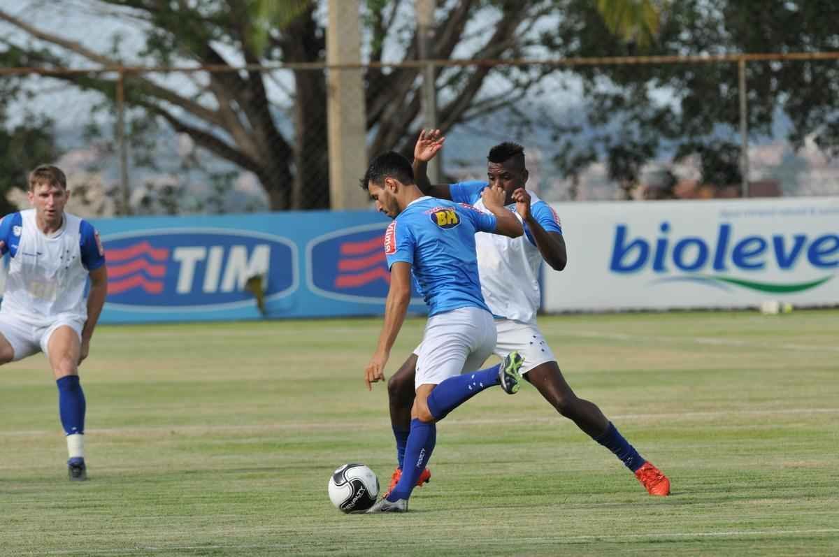 Imagens do treino do Cruzeiro nesta tera-feira na Toca da Raposa II