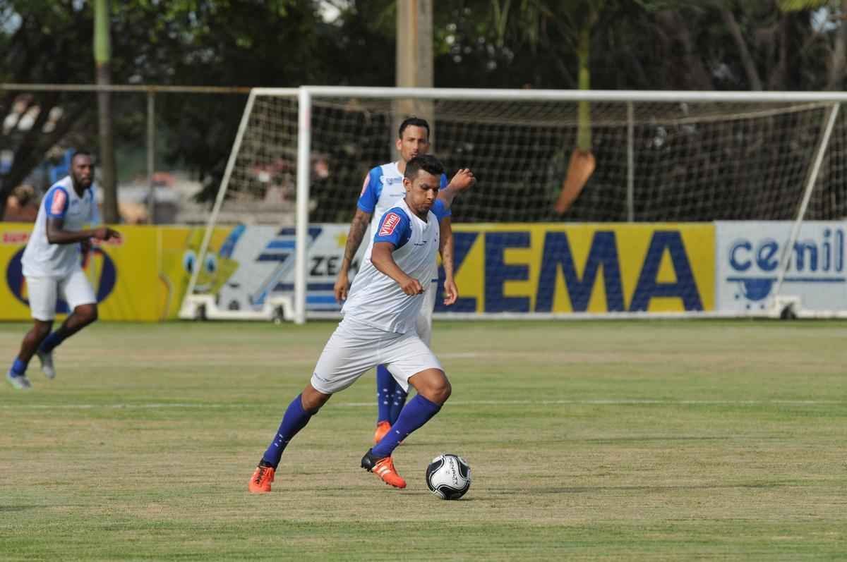 Imagens do treino do Cruzeiro nesta tera-feira na Toca da Raposa II