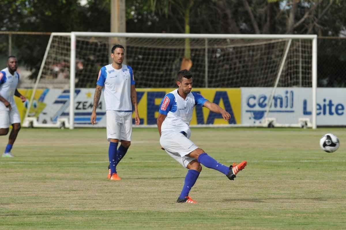 Imagens do treino do Cruzeiro nesta tera-feira na Toca da Raposa II