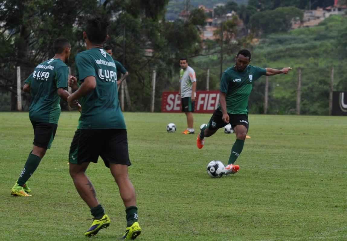 Confira as fotos do treino do América desta sexta-feira