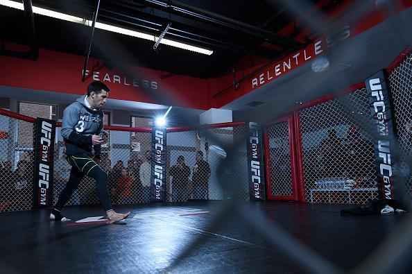 Treino aberto do UFC em Boston - Dominick Cruz em ao no octgono