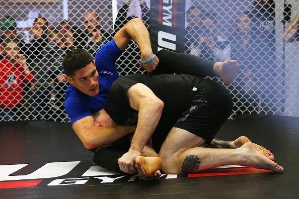 Treino aberto do UFC em Boston - Charles Rosa treina no cho para o evento