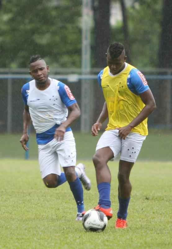 Em dia de forte chuva em Belo Horizonte, atividade foi acompanhada por mil associados