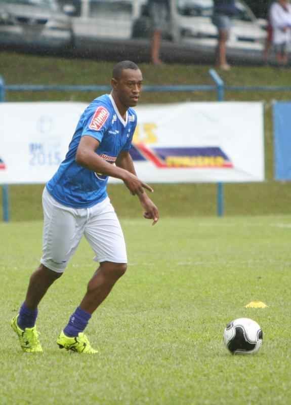Em dia de forte chuva em Belo Horizonte, atividade foi acompanhada por mil associados