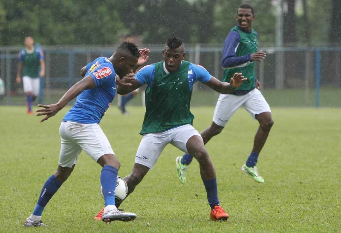 Em dia de forte chuva em Belo Horizonte, atividade foi acompanhada por mil associados