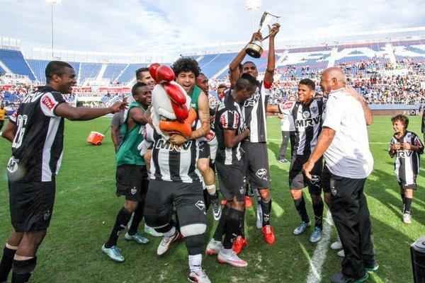 Atltico inicia o ano em que disputar outras cinco competies com uma taa