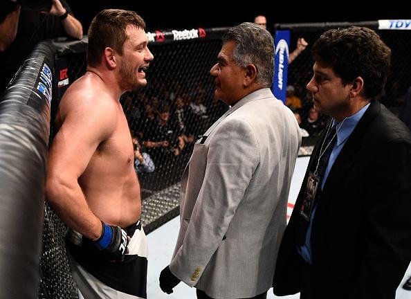 Travis Browne vence Matt Mitrione por nocaute tcnico, a 4min09seg do terceiro round, em luta no UFC em Boston 