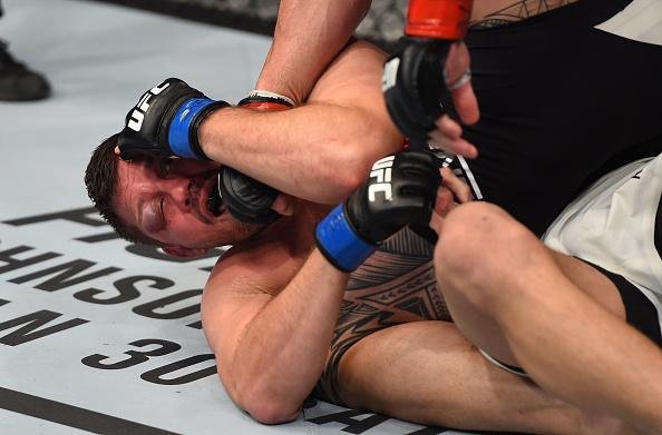 Travis Browne vence Matt Mitrione por nocaute tcnico, a 4min09seg do terceiro round, em luta no UFC em Boston 