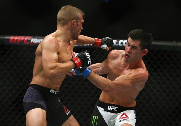 Em luta emocionante e bastante equilibrada, Dominick Cruz supera TJ Dillashaw por deciso dividida dos juzes e recupera cinturo do peso galo do UFC
