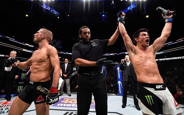 Em luta emocionante e bastante equilibrada, Dominick Cruz supera TJ Dillashaw por deciso dividida dos juzes e recupera cinturo do peso galo do UFC