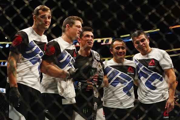 Em luta emocionante e bastante equilibrada, Dominick Cruz supera TJ Dillashaw por deciso dividida dos juzes e recupera cinturo do peso galo do UFC