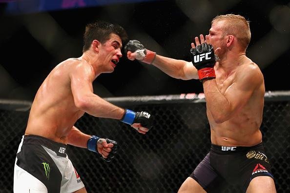 Em luta emocionante e bastante equilibrada, Dominick Cruz supera TJ Dillashaw por deciso dividida dos juzes e recupera cinturo do peso galo do UFC