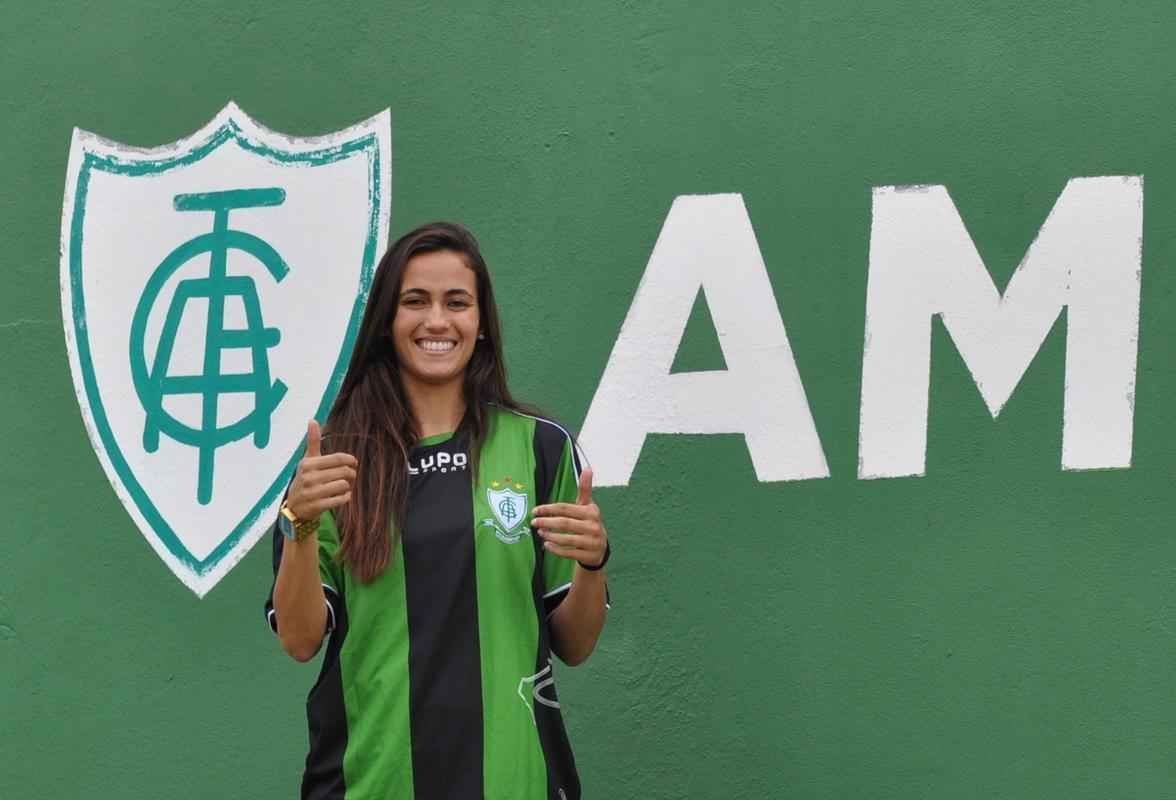 O time feminino do Amrica ganhou um novo reforo para a temporada 2016. A goleira Rubi, ex-So Jos e So Paulo, foi apresentada no CT Lanna Drumond. A nova jogadora do Coelho fez uma sesso de fotos no centro de treinamentos do Coelho.