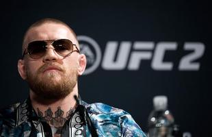 Coletiva do UFC 196 em Las Vegas - Conor McGregor ouve perguntas