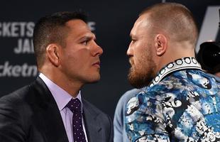 Coletiva do UFC 196 em Las Vegas - Encarada tensa entre Rafael dos Anjos e Conor McGregor