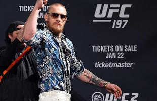 Coletiva do UFC 196 em Las Vegas - Conor McGregor mexe com os fs presentes