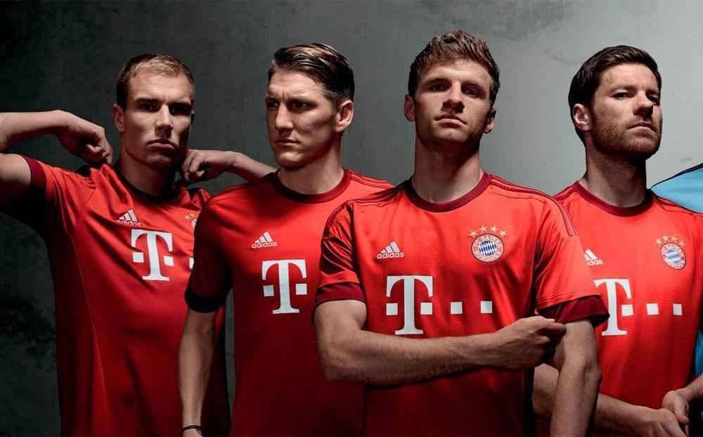 4 lugar: camiseta titular do Bayern de Munique (temporada 2015/16)