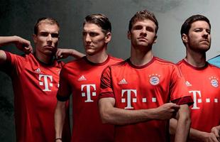 4 lugar: camiseta titular do Bayern de Munique (temporada 2015/16)
