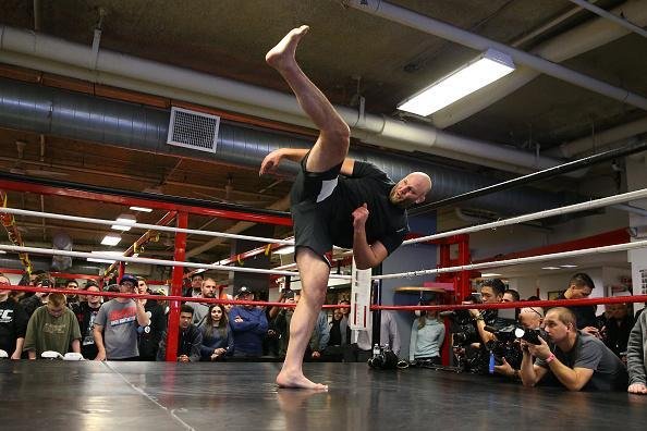 Treino aberto do UFC on Fox 18 - O peso pesado Ben Rothwell nos chutes altos