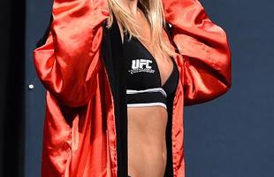 Pesagem do UFC on Fox 18 - A octagon girl Chrissy Blair