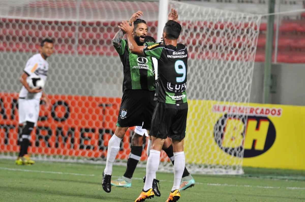 Fotos de Amrica x Tupi, no Independncia, pela primeira rodada do Campeonato Mineiro (Rodrigo Clemente/EM D.A Press)