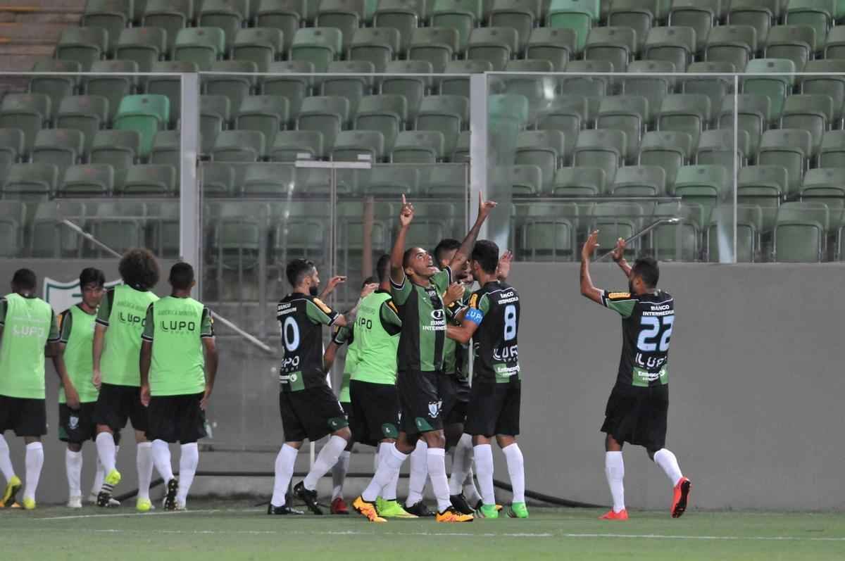 Fotos de Amrica x Tupi, no Independncia, pela primeira rodada do Campeonato Mineiro (Rodrigo Clemente/EM D.A Press)