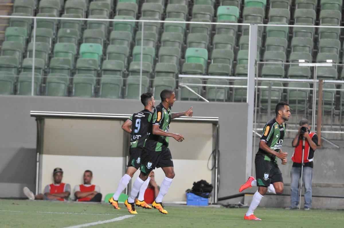 Fotos de Amrica x Tupi, no Independncia, pela primeira rodada do Campeonato Mineiro (Rodrigo Clemente/EM D.A Press)