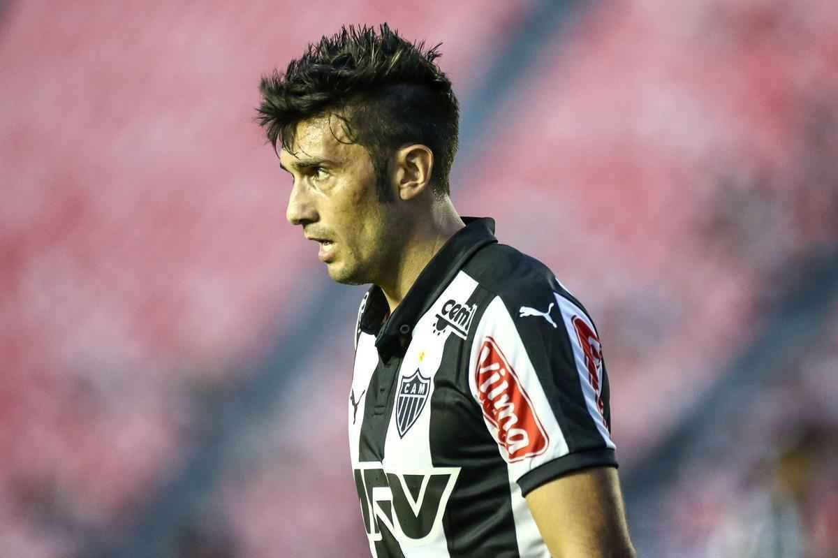 Imagens do jogo entre Uberlndia e Atltico, no Parque do Sabi, pela abertura do Mineiro