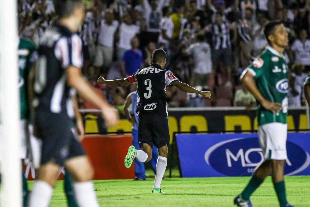Leonardo Silva marcou o gol da vitria do Atltico aos 41 do segundo tempo