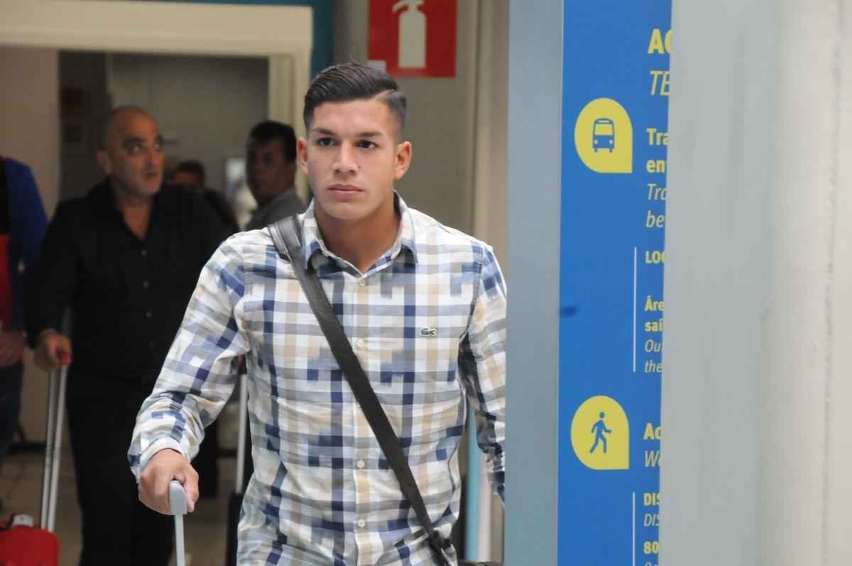 O volante argentino Lucas Romero, de 21 anos, desembarcou nesta quarta-feira no Aeroporto de Confins