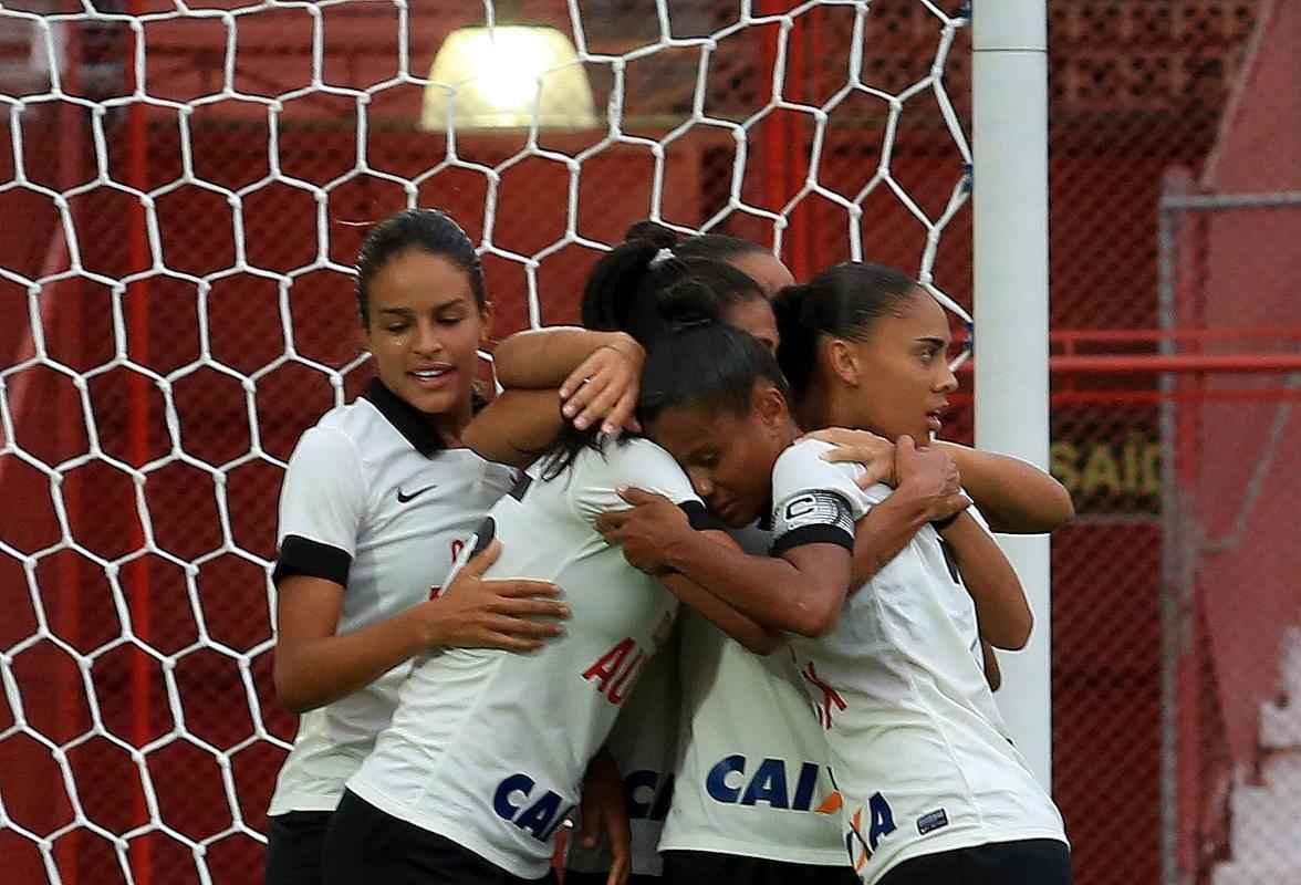 Fotos da derrota do Amrica no Brasileiro Feminino