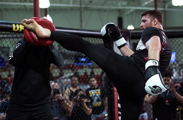 Protagonistas do evento, Anderson Silva e Michael Michael Bisping participaram de treino aberto para promover o UFC em Londres 