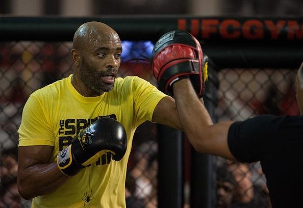 Protagonistas do evento, Anderson Silva e Michael Michael Bisping participaram de treino aberto para promover o UFC em Londres 