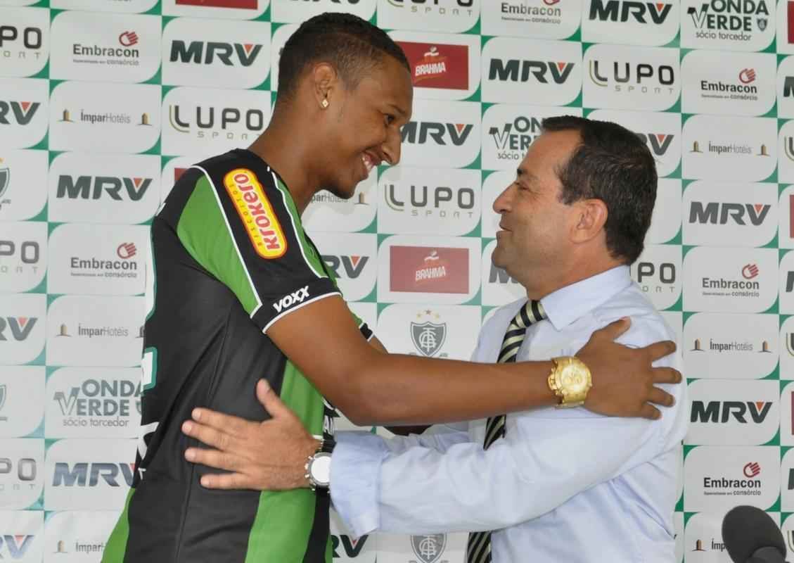 Confira as fotos da apresentao de Artur e Victor Rangel