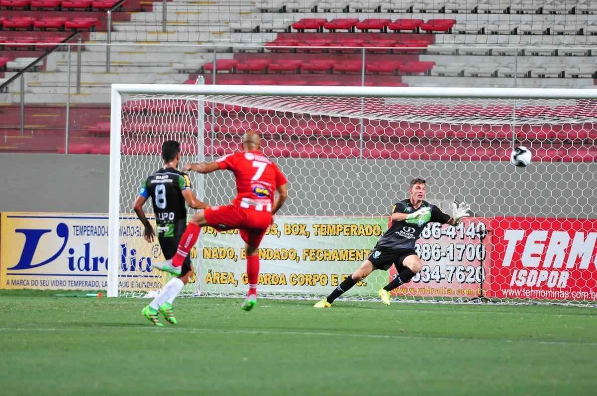 Villa Nova x Amrica: jogo disputado no Independncia foi vlido pelo Campeonato Mineiro