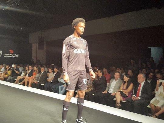 Nova coleo de uniformes do Atltico para 2016, fornecida pela empresa canadense Dryworld