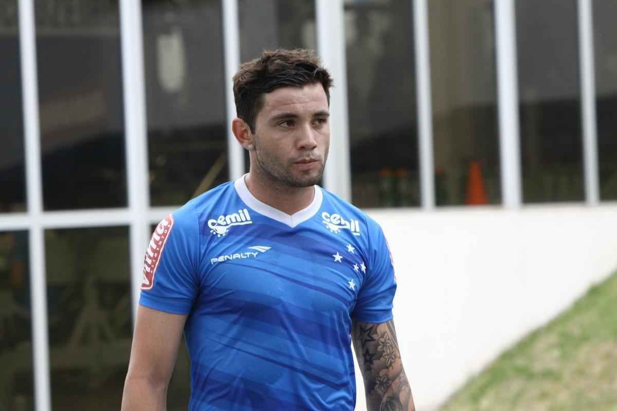 Mena foi emprestado ao So Paulo